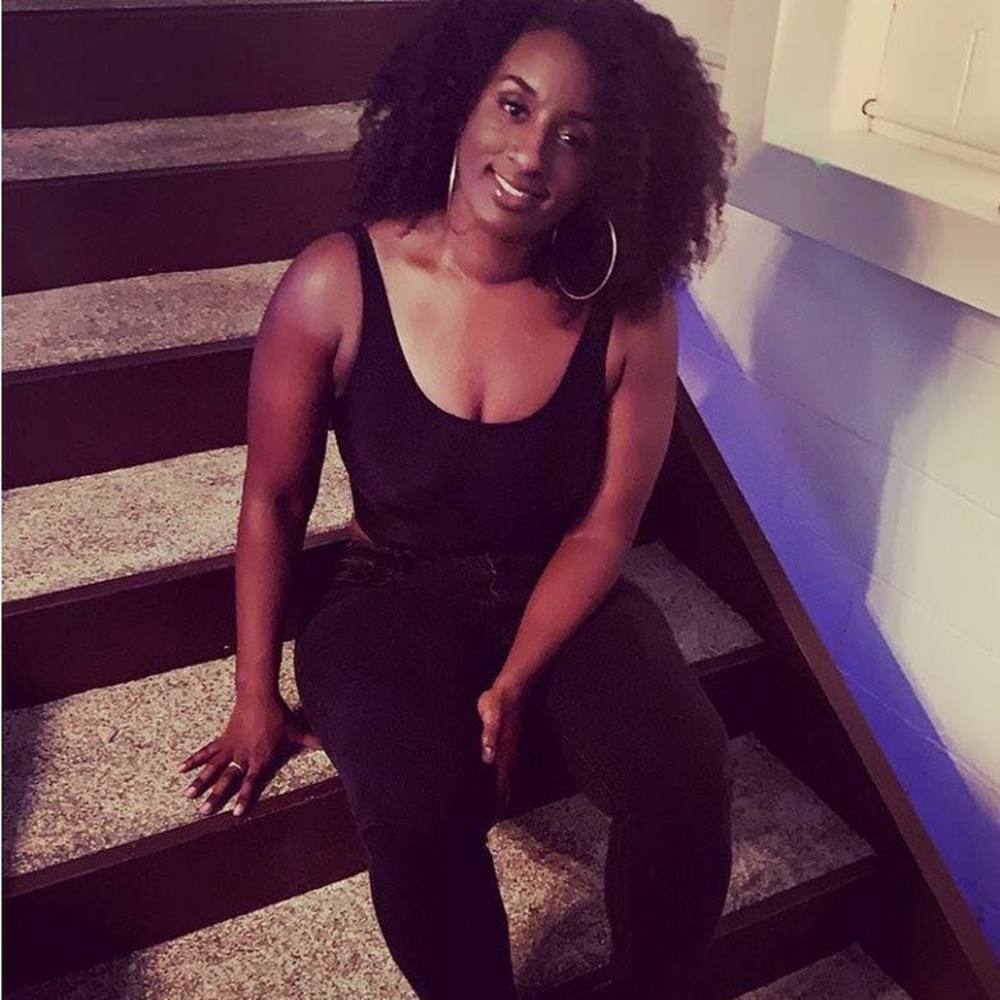 Meet your Posher, Ebony